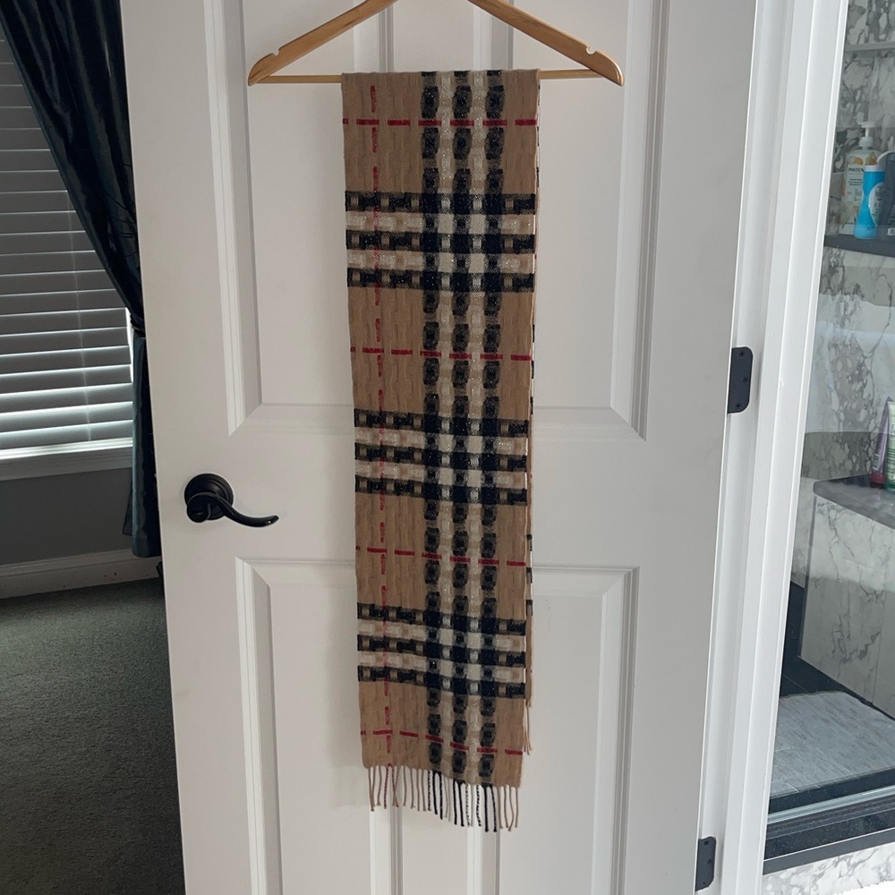 BURBERRY Glitter Tan Checkered Wool Scarf Woven Textured Fringe L: 56" x W: 14" - Picture 6 of 8